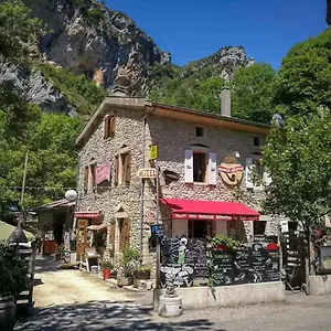 le-moulin-de-la-pipe.hotels-rhonealpes.com/